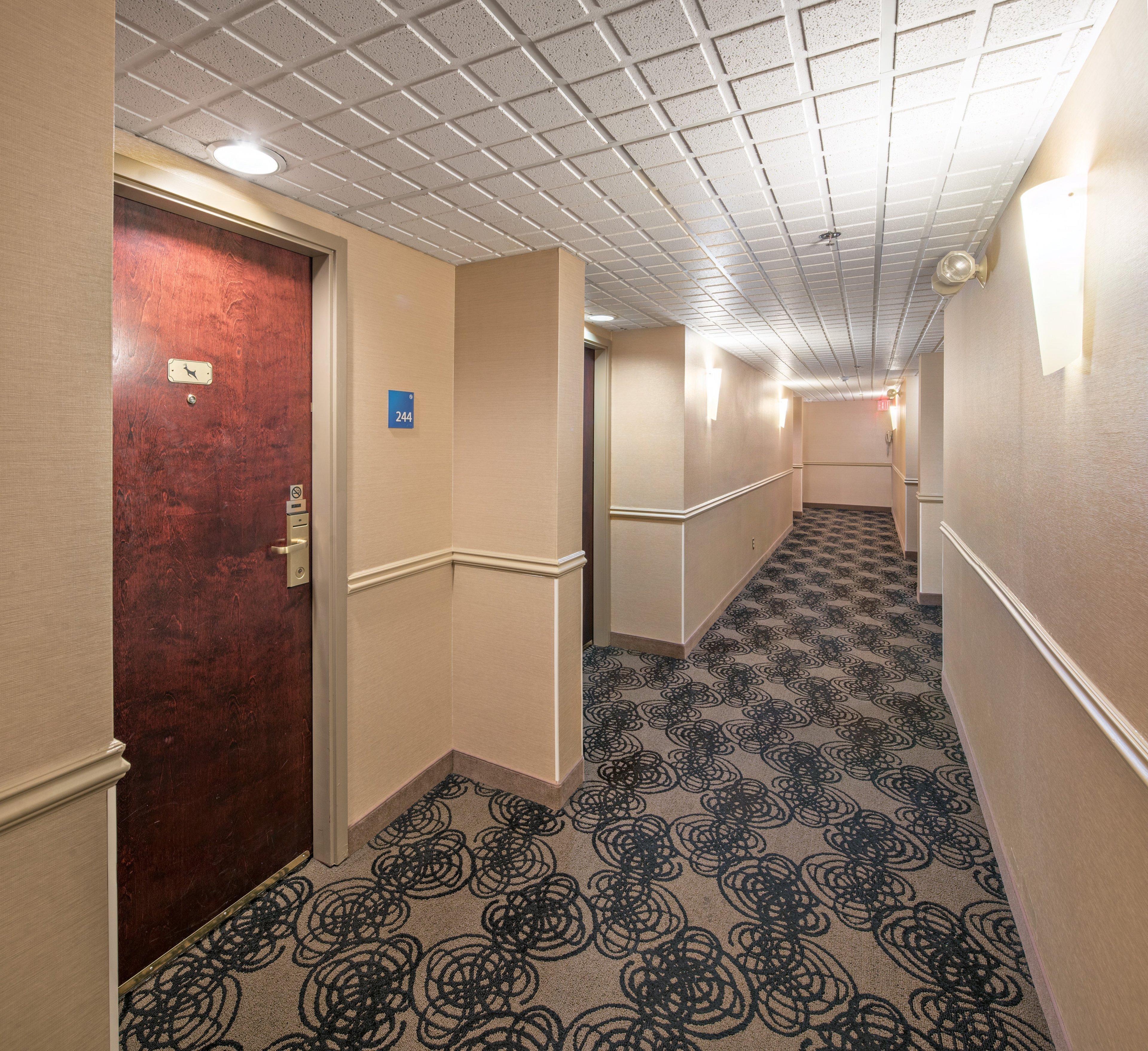 Holiday Inn Express Red Deer By Ihg Exterior foto