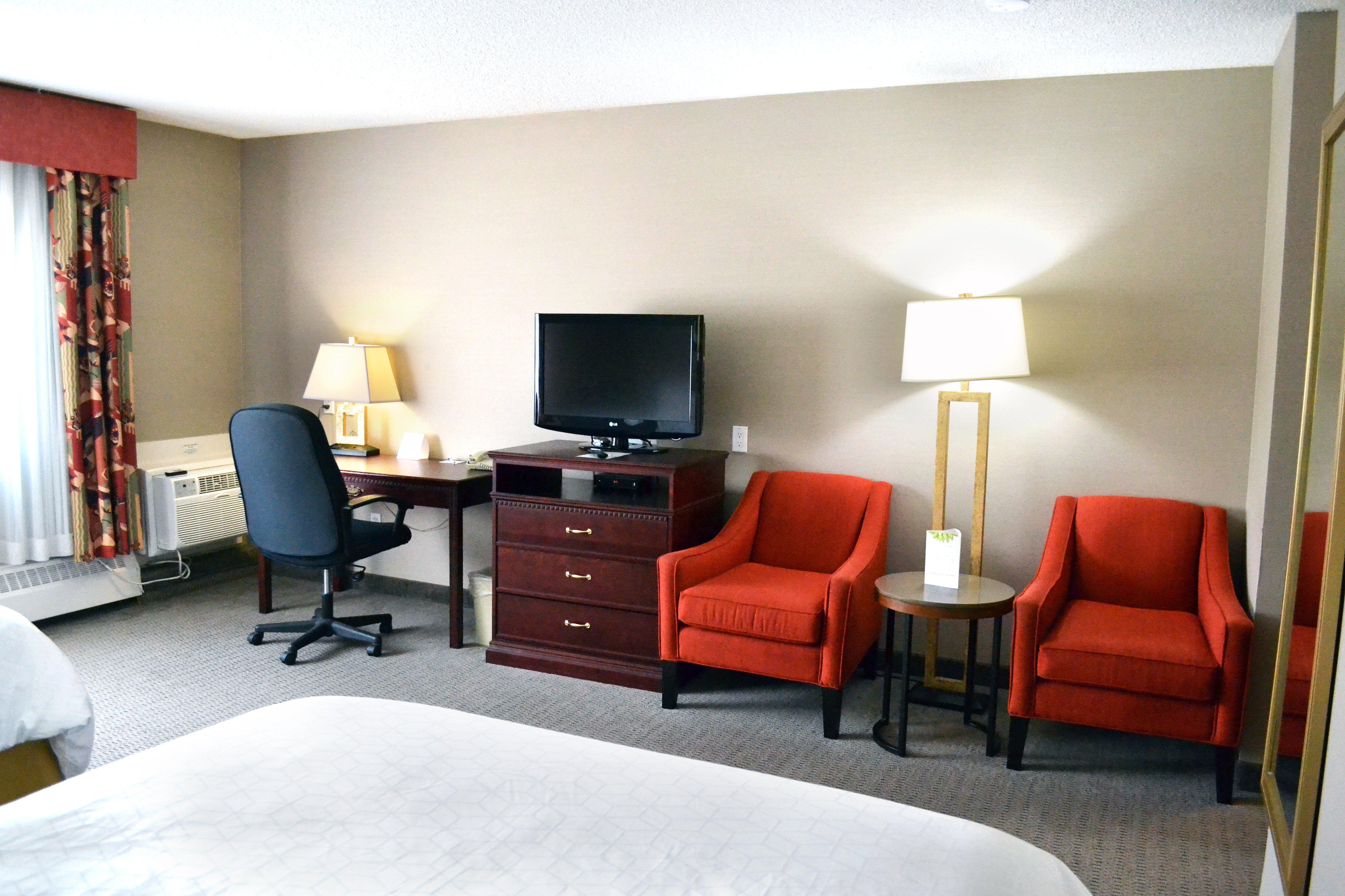 Holiday Inn Express Red Deer By Ihg Exterior foto